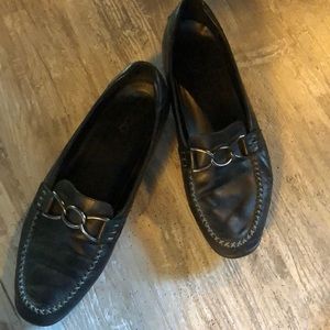 Black Leather Ecco Moc/loafer w/chain detail